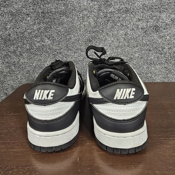 Nike Men's Size 6.5 Dunk Low Panda Black White DD1391- 100 Pre - Owned - Picture 8 of 9